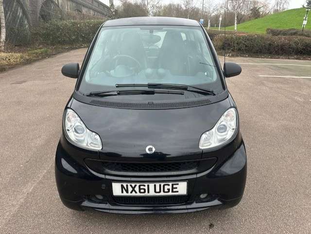 A 2011 SMART FORTWO 1.0 MHD Pulse Coupe 2dr Petrol SoftTouch Euro 5 (s/s) (71 bhp) A 2011 SMART FORTWO 1.0 MHD Pulse Coupe 2dr Petrol SoftTouch Euro 5 (s/s) (71 bhp)