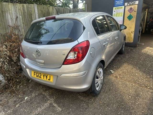 A 2012 VAUXHALL CORSA 1.4 16V Exclusiv Hatchback 5dr Petrol Manual Wide Ratio Euro 5 (A/C) (100 ps) A 2012 VAUXHALL CORSA 1.4 16V Exclusiv Hatchback 5dr Petrol Manual Wide Ratio Euro 5 (A/C) (100 ps)