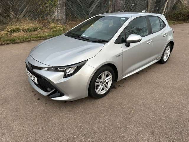 A 2019 TOYOTA COROLLA 1.8 VVT-h Icon Tech Hatchback 5dr Petrol Hybrid CVT Euro 6 (s/s) (122 ps) A 2019 TOYOTA COROLLA 1.8 VVT-h Icon Tech Hatchback 5dr Petrol Hybrid CVT Euro 6 (s/s) (122 ps)