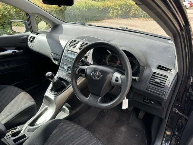 2010 TOYOTA AURIS 2010 TOYOTA AURIS