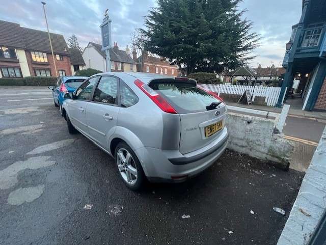 A 2007 FORD FOCUS 1.8 Zetec Climate Hatchback 5dr Petrol Manual (169 g/km, 123 bhp) A 2007 FORD FOCUS 1.8 Zetec Climate Hatchback 5dr Petrol Manual (169 g/km, 123 bhp)