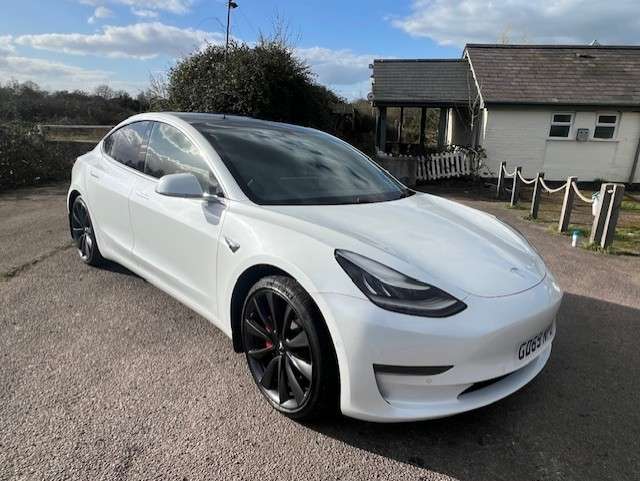 A 2020 TESLA MODEL 3 (Dual Motor) Performance Saloon 4dr Electric Auto 4WDE (Performance Upgrade) (449 bhp) A 2020 TESLA MODEL 3 (Dual Motor) Performance Saloon 4dr Electric Auto 4WDE (Performance Upgrade) (449 bhp)