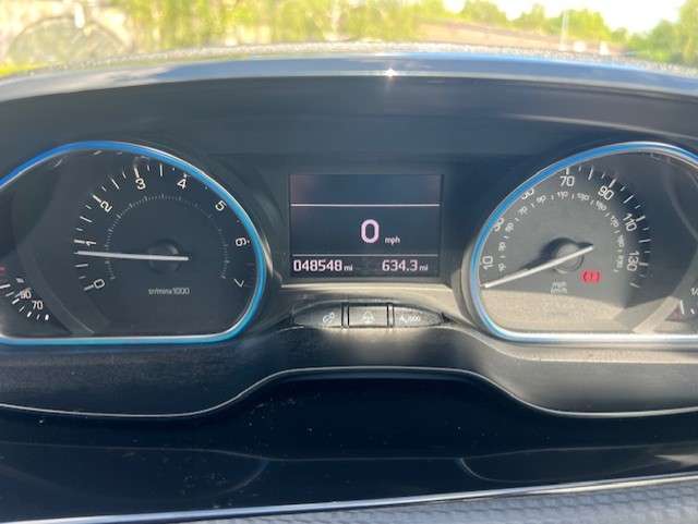 2017 PEUGEOT 2008 2017 PEUGEOT 2008