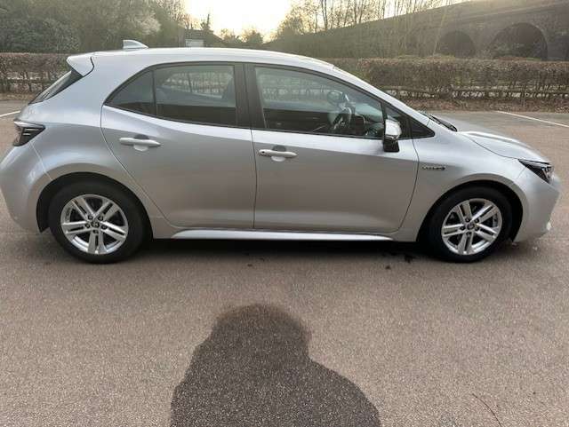 A 2019 TOYOTA COROLLA 1.8 VVT-h Icon Tech Hatchback 5dr Petrol Hybrid CVT Euro 6 (s/s) (122 ps) A 2019 TOYOTA COROLLA 1.8 VVT-h Icon Tech Hatchback 5dr Petrol Hybrid CVT Euro 6 (s/s) (122 ps)