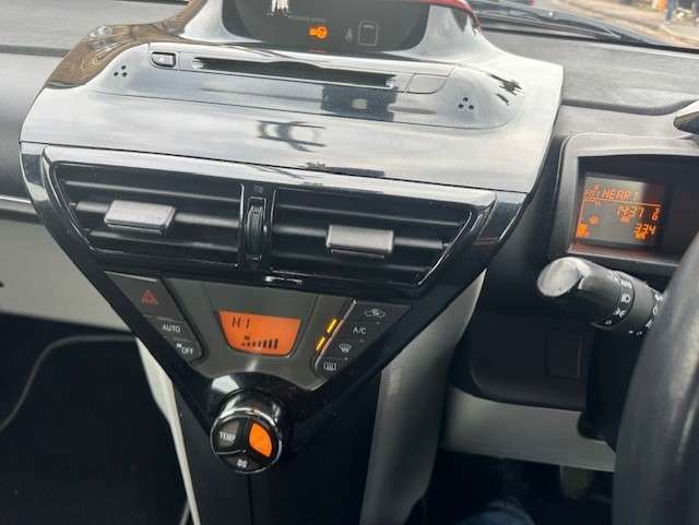 2011 TOYOTA IQ 2011 TOYOTA IQ