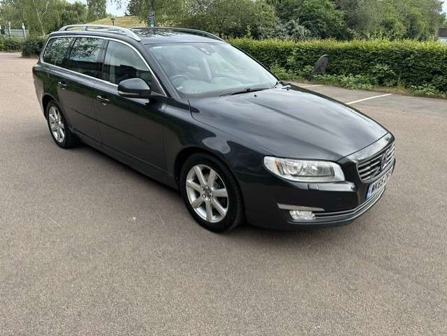 A 2015 VOLVO V70 2.0 D4 SE Lux Estate 5dr Diesel Auto Euro 6 (s/s) (181 ps) A 2015 VOLVO V70 2.0 D4 SE Lux Estate 5dr Diesel Auto Euro 6 (s/s) (181 ps)