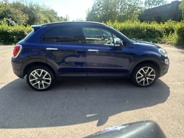 A 2016 FIAT 500X 2.0 MultiJetII Cross Plus SUV 5dr Diesel Auto 4WD Euro 6 (s/s) (140 ps) A 2016 FIAT 500X 2.0 MultiJetII Cross Plus SUV 5dr Diesel Auto 4WD Euro 6 (s/s) (140 ps)