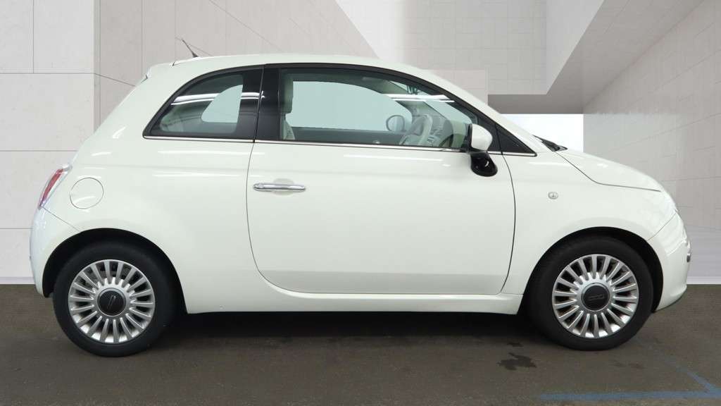 A 2012 FIAT 500 1.2 Lounge Hatchback 3dr Petrol Manual Euro 5 (s/s) (69 bhp) A 2012 FIAT 500 1.2 Lounge Hatchback 3dr Petrol Manual Euro 5 (s/s) (69 bhp)