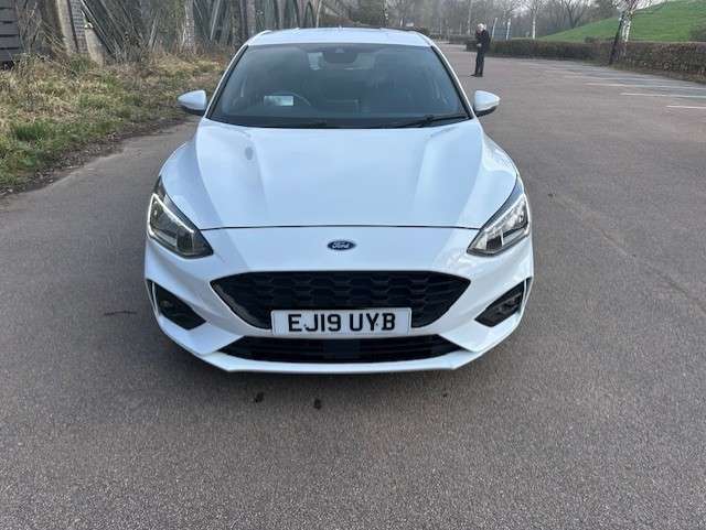 A 2019 FORD FOCUS 1.5T EcoBoost ST-Line X Hatchback 5dr Petrol Auto Euro 6 (s/s) (182 ps) A 2019 FORD FOCUS 1.5T EcoBoost ST-Line X Hatchback 5dr Petrol Auto Euro 6 (s/s) (182 ps)