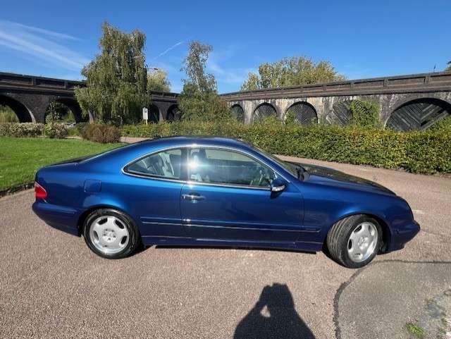 A 2002 MERCEDES-BENZ CLK 3.2 CLK320 Elegance Coupe 2dr Petrol Automatic (242 g/km, 218 bhp) A 2002 MERCEDES-BENZ CLK 3.2 CLK320 Elegance Coupe 2dr Petrol Automatic (242 g/km, 218 bhp)