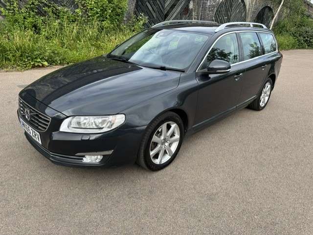 A 2015 VOLVO V70 2.0 D4 SE Lux Estate 5dr Diesel Auto Euro 6 (s/s) (181 ps) A 2015 VOLVO V70 2.0 D4 SE Lux Estate 5dr Diesel Auto Euro 6 (s/s) (181 ps)