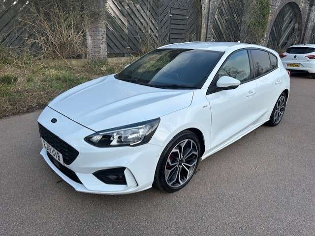A 2019 FORD FOCUS 1.5T EcoBoost ST-Line X Hatchback 5dr Petrol Auto Euro 6 (s/s) (182 ps) A 2019 FORD FOCUS 1.5T EcoBoost ST-Line X Hatchback 5dr Petrol Auto Euro 6 (s/s) (182 ps)