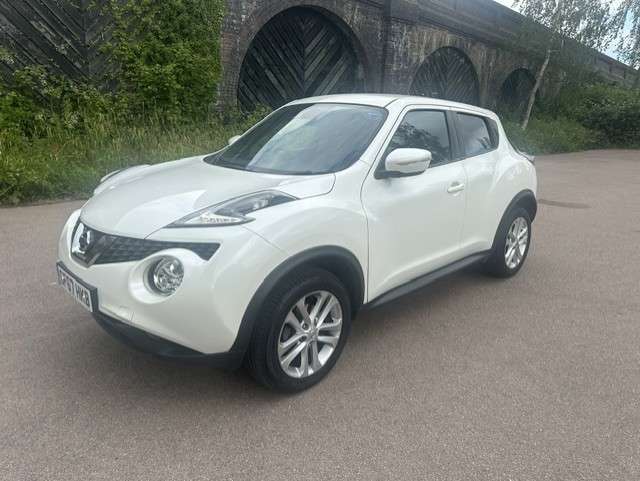 A 2017 NISSAN JUKE 1.6 N-Connecta SUV 5dr Petrol XTRON Euro 6 (117 ps) A 2017 NISSAN JUKE 1.6 N-Connecta SUV 5dr Petrol XTRON Euro 6 (117 ps)