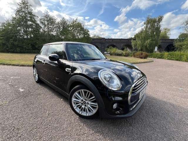 A 2016 MINI COOPER COOPER 3-Door A 2016 MINI COOPER COOPER 3-Door