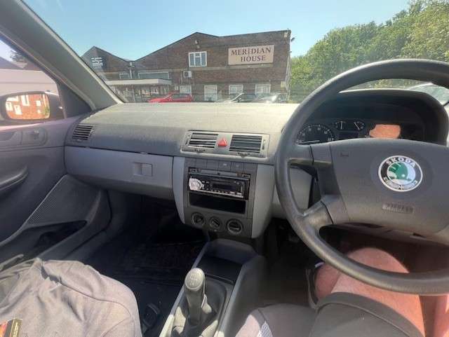 2002 SKODA FABIA 2002 SKODA FABIA