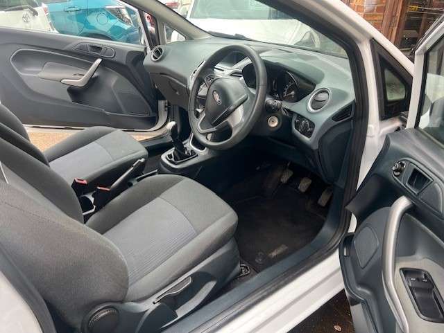 2011 FORD FIESTA 2011 FORD FIESTA