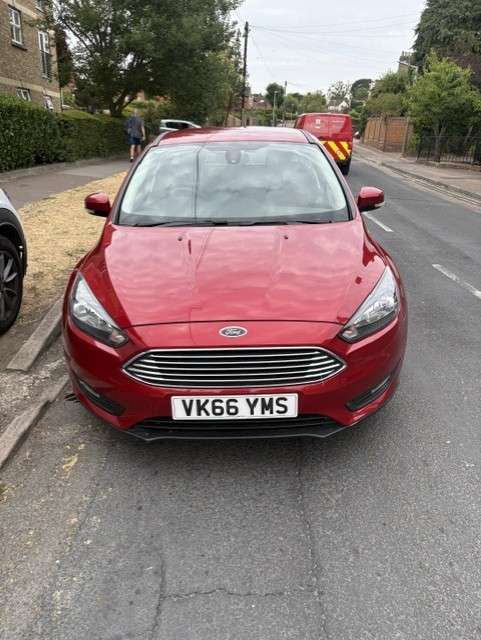 A 2016 FORD FOCUS 1.0T EcoBoost Zetec Hatchback 5dr Petrol Manual Euro 6 (s/s) (125 ps) A 2016 FORD FOCUS 1.0T EcoBoost Zetec Hatchback 5dr Petrol Manual Euro 6 (s/s) (125 ps)