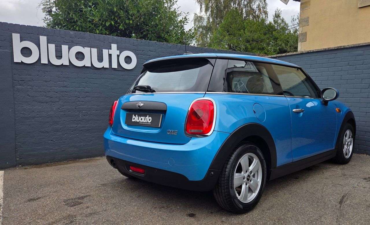 A 2017 MINI HATCH 1.2 One Hatchback 3dr Petrol Manual Euro 6 (s/s) (102 ps) Rear Sensors / Pe A 2017 MINI HATCH 1.2 One Hatchback 3dr Petrol Manual Euro 6 (s/s) (102 ps) Rear Sensors / Pe