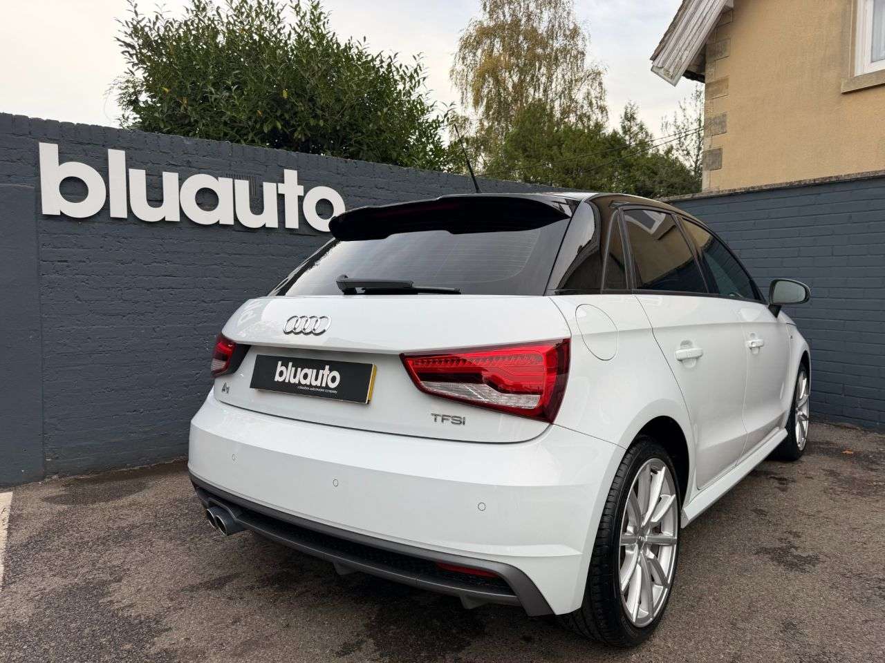 2017 AUDI A1 2017 AUDI A1