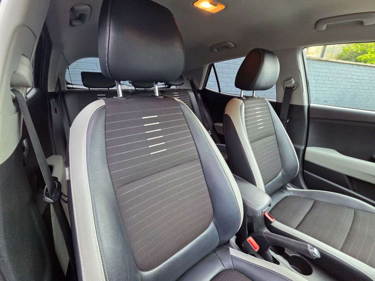 2018 KIA STONIC 2018 KIA STONIC