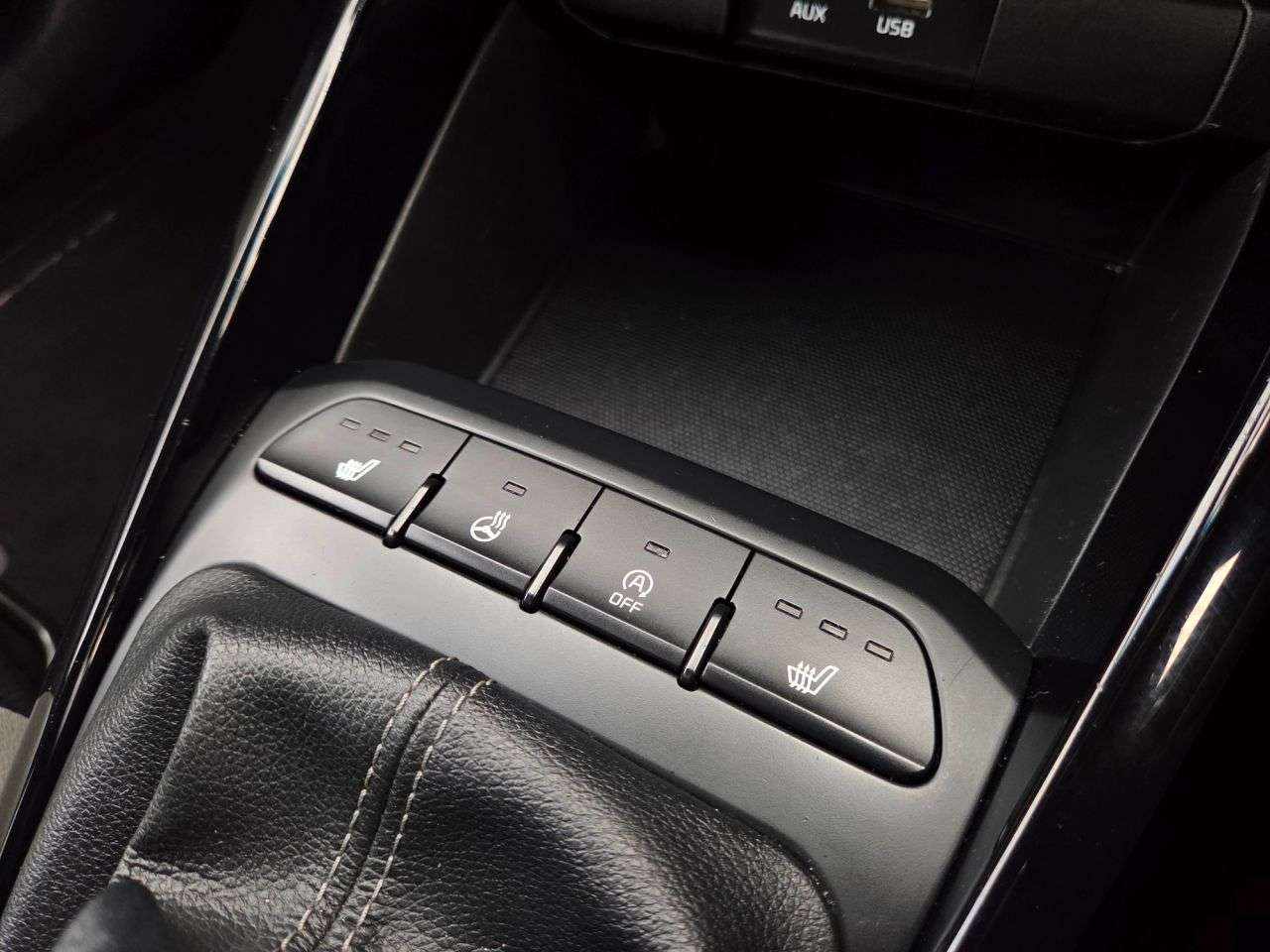 2018 KIA STONIC 2018 KIA STONIC