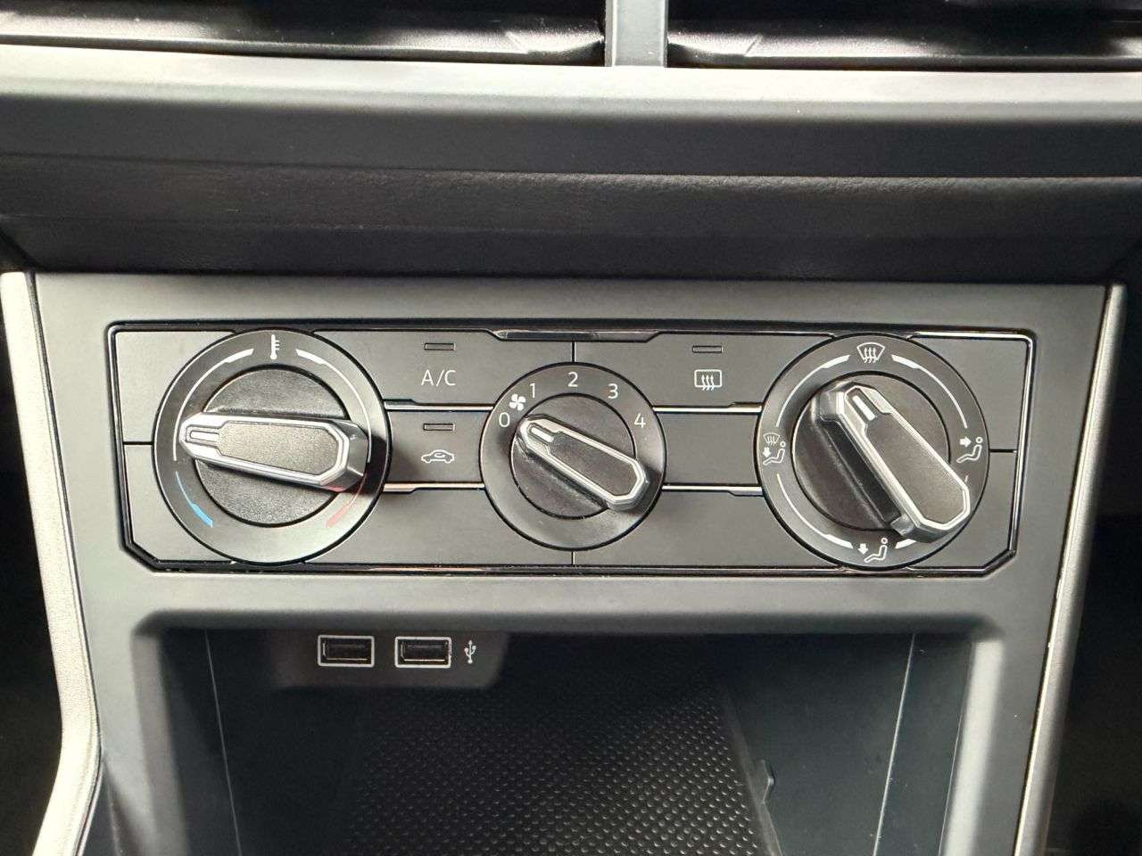 2019 VOLKSWAGEN POLO 2019 VOLKSWAGEN POLO