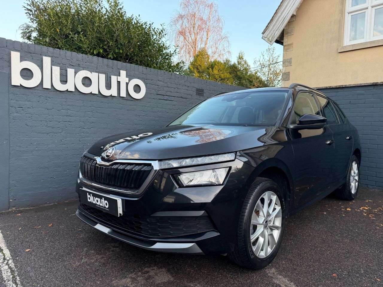 A 2021 SKODA KAMIQ 1.0 TSI SE SUV 5dr Petrol DSG Euro 6 (s/s) (116 ps) Rear Sensors / Bluetoot A 2021 SKODA KAMIQ 1.0 TSI SE SUV 5dr Petrol DSG Euro 6 (s/s) (116 ps) Rear Sensors / Bluetoot