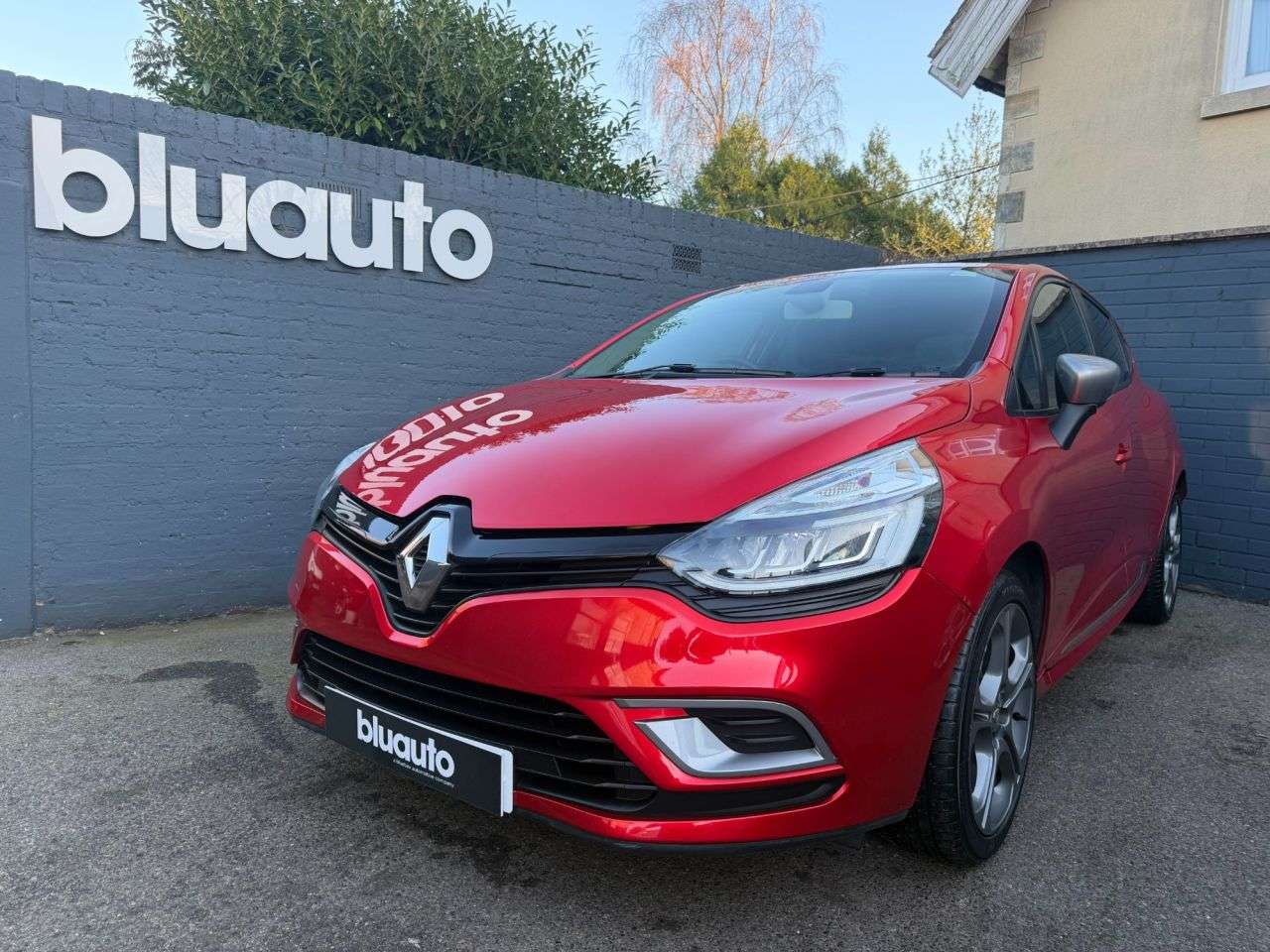 A 2018 RENAULT CLIO 0.9 TCe GT Line Hatchback 5dr Petrol Manual Euro 6 (s/s) (90 ps) Satellite A 2018 RENAULT CLIO 0.9 TCe GT Line Hatchback 5dr Petrol Manual Euro 6 (s/s) (90 ps) Satellite