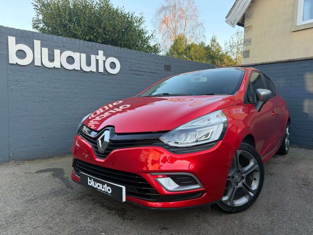 A 2018 RENAULT CLIO 0.9 TCe GT Line Hatchback 5dr Petrol Manual Euro 6 (s/s) (90 ps) Satellite A 2018 RENAULT CLIO 0.9 TCe GT Line Hatchback 5dr Petrol Manual Euro 6 (s/s) (90 ps) Satellite