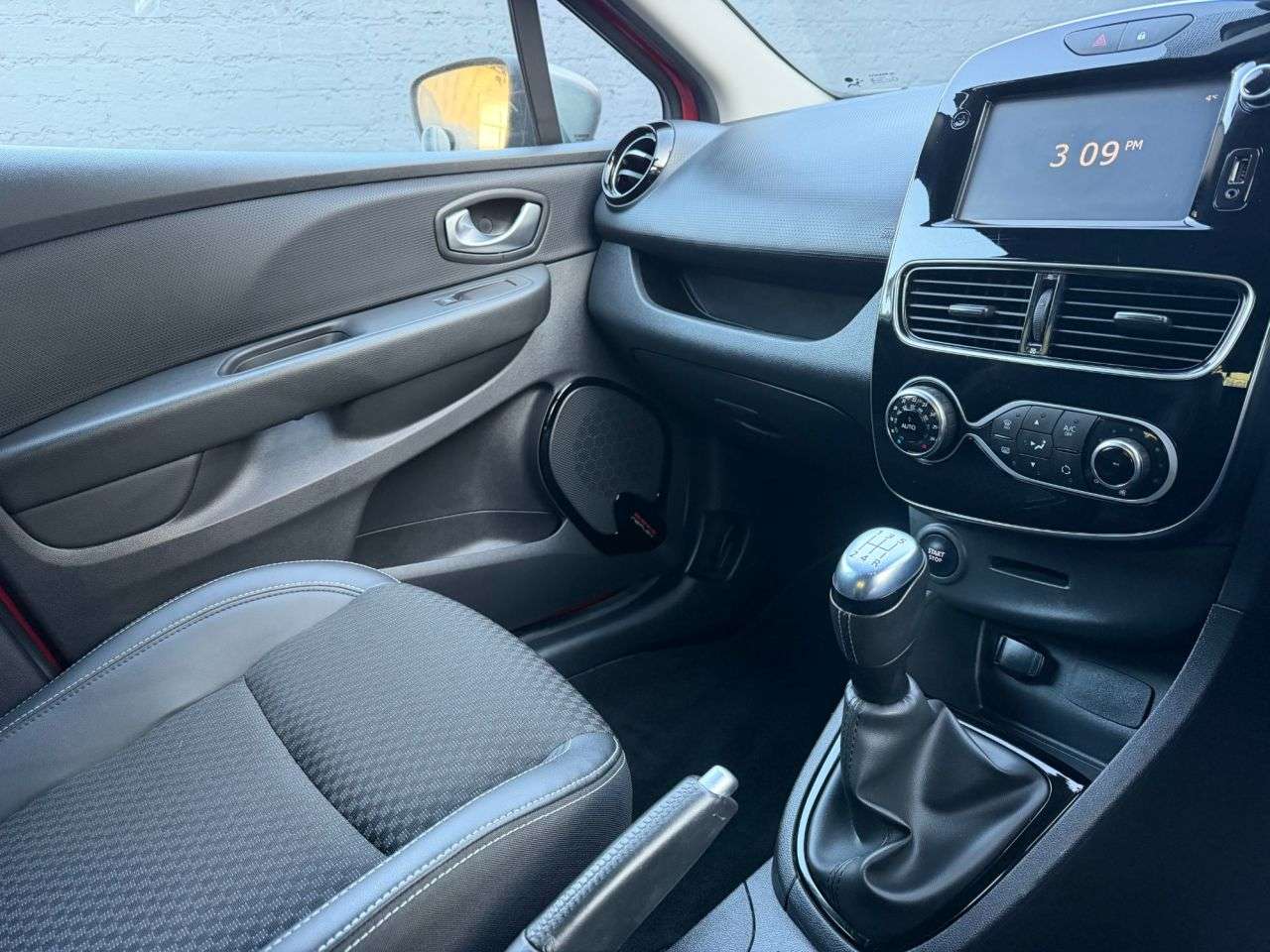 2018 RENAULT CLIO 2018 RENAULT CLIO