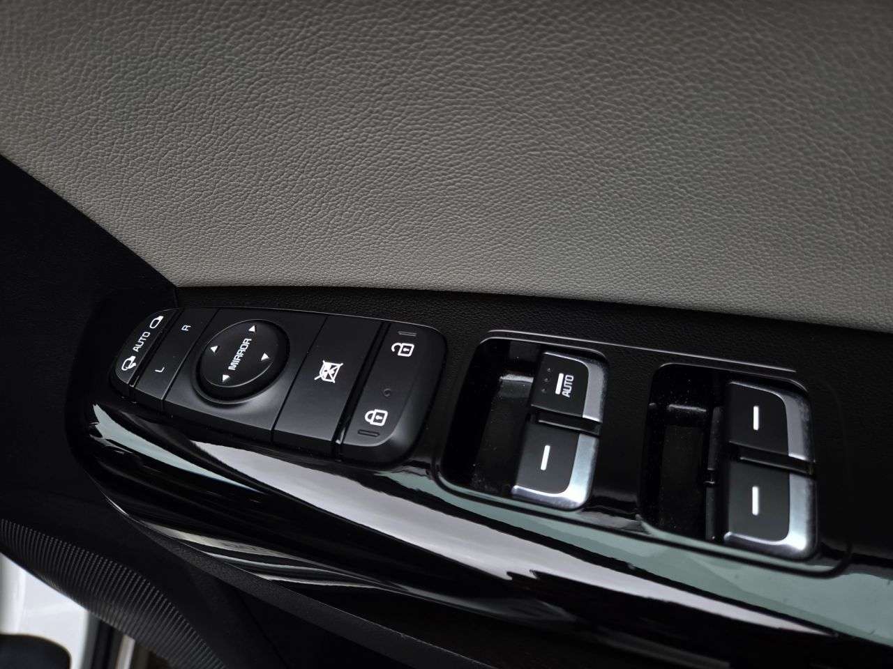 2017 KIA SPORTAGE 2017 KIA SPORTAGE