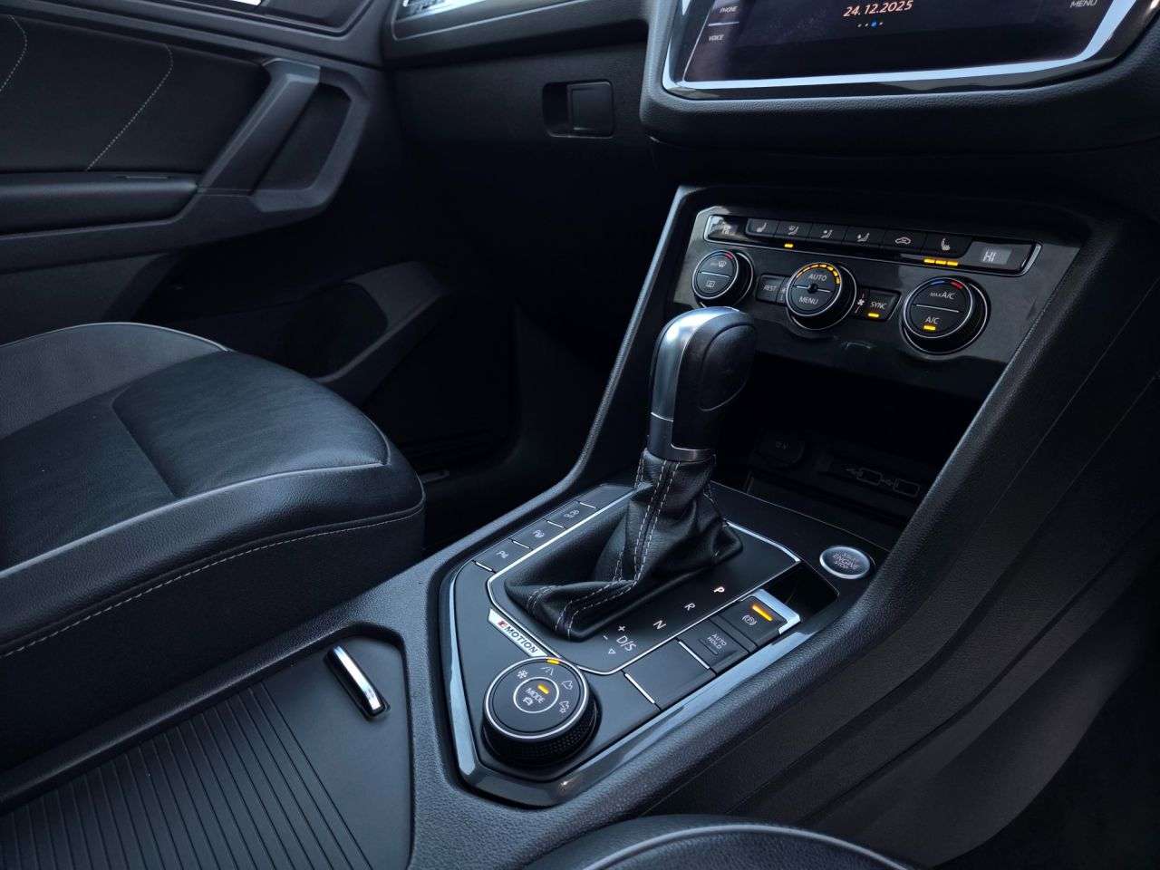 2019 VOLKSWAGEN TIGUAN 2019 VOLKSWAGEN TIGUAN