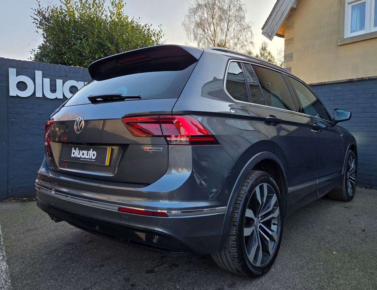 A 2019 VOLKSWAGEN TIGUAN 2.0 TDI R-Line SUV 5dr Diesel DSG 4Motion Euro 6 (s/s) (150 ps) Powered Tai A 2019 VOLKSWAGEN TIGUAN 2.0 TDI R-Line SUV 5dr Diesel DSG 4Motion Euro 6 (s/s) (150 ps) Powered Tai