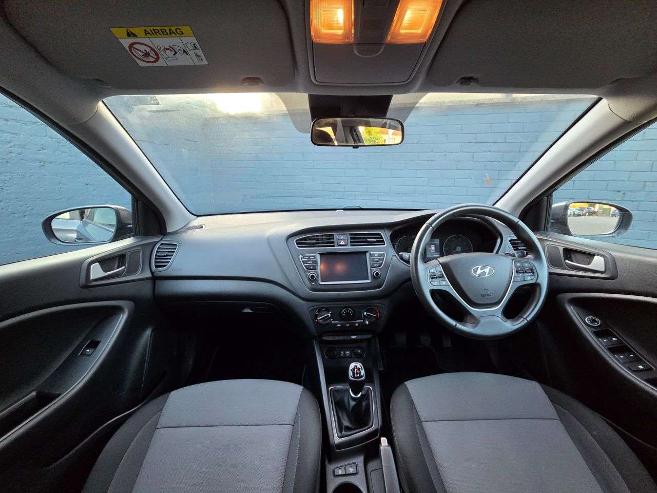 A 2020 HYUNDAI I20 1.0 T-GDi SE Hatchback 5dr Petrol Manual Euro 6 (s/s) (100 ps) A 2020 HYUNDAI I20 1.0 T-GDi SE Hatchback 5dr Petrol Manual Euro 6 (s/s) (100 ps)