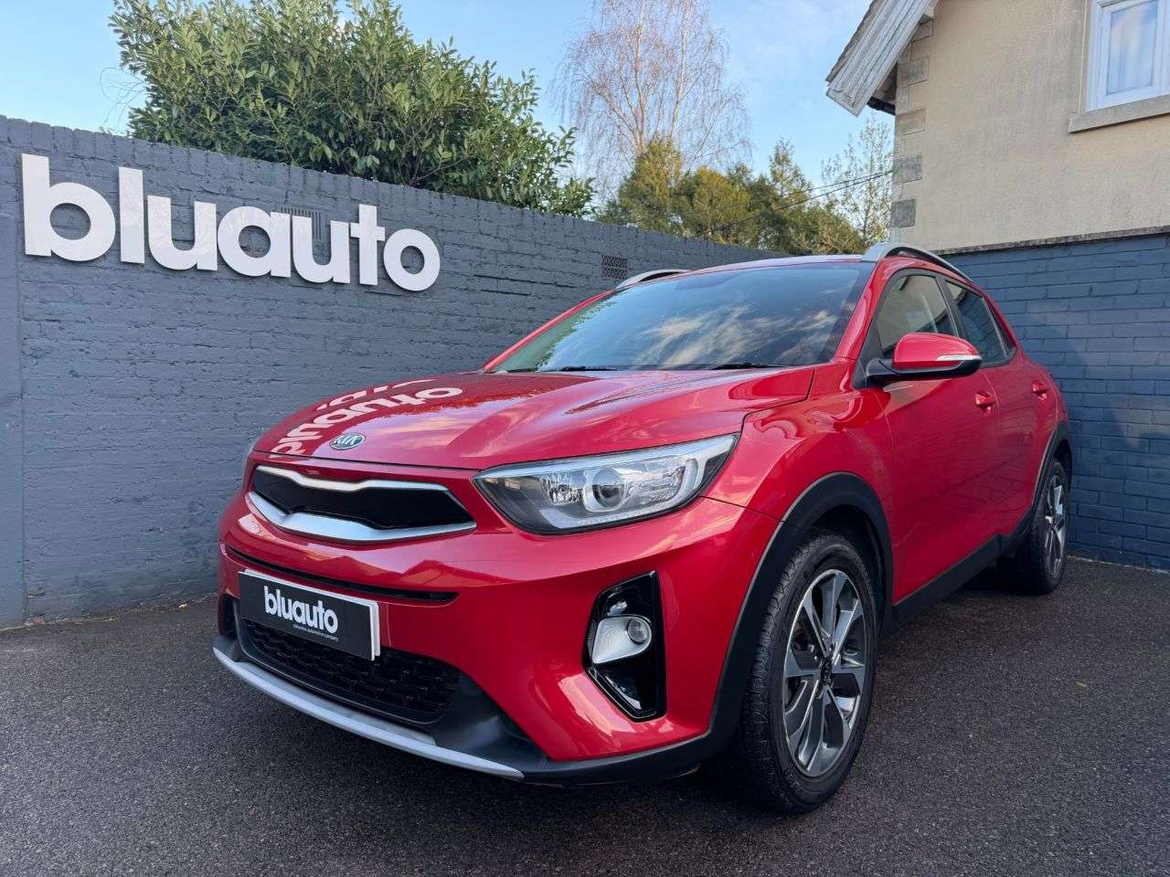 A 2018 KIA STONIC 1.0 T-GDi 2 SUV 5dr Petrol Manual Euro 6 (s/s) (118 bhp) Android Auto / Rea A 2018 KIA STONIC 1.0 T-GDi 2 SUV 5dr Petrol Manual Euro 6 (s/s) (118 bhp) Android Auto / Rea