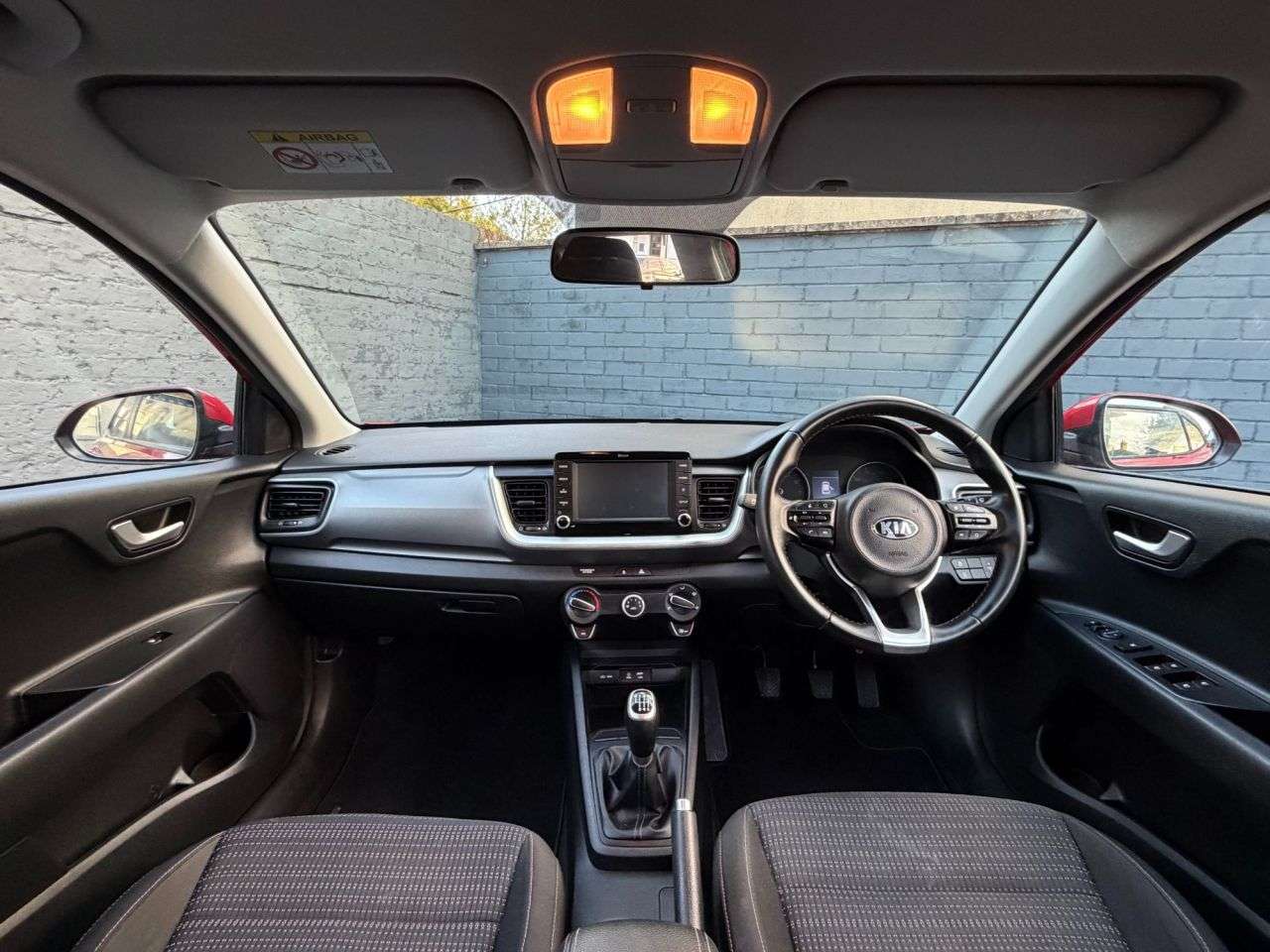 A 2018 KIA STONIC 1.0 T-GDi 2 SUV 5dr Petrol Manual Euro 6 (s/s) (118 bhp) Android Auto / Rea A 2018 KIA STONIC 1.0 T-GDi 2 SUV 5dr Petrol Manual Euro 6 (s/s) (118 bhp) Android Auto / Rea