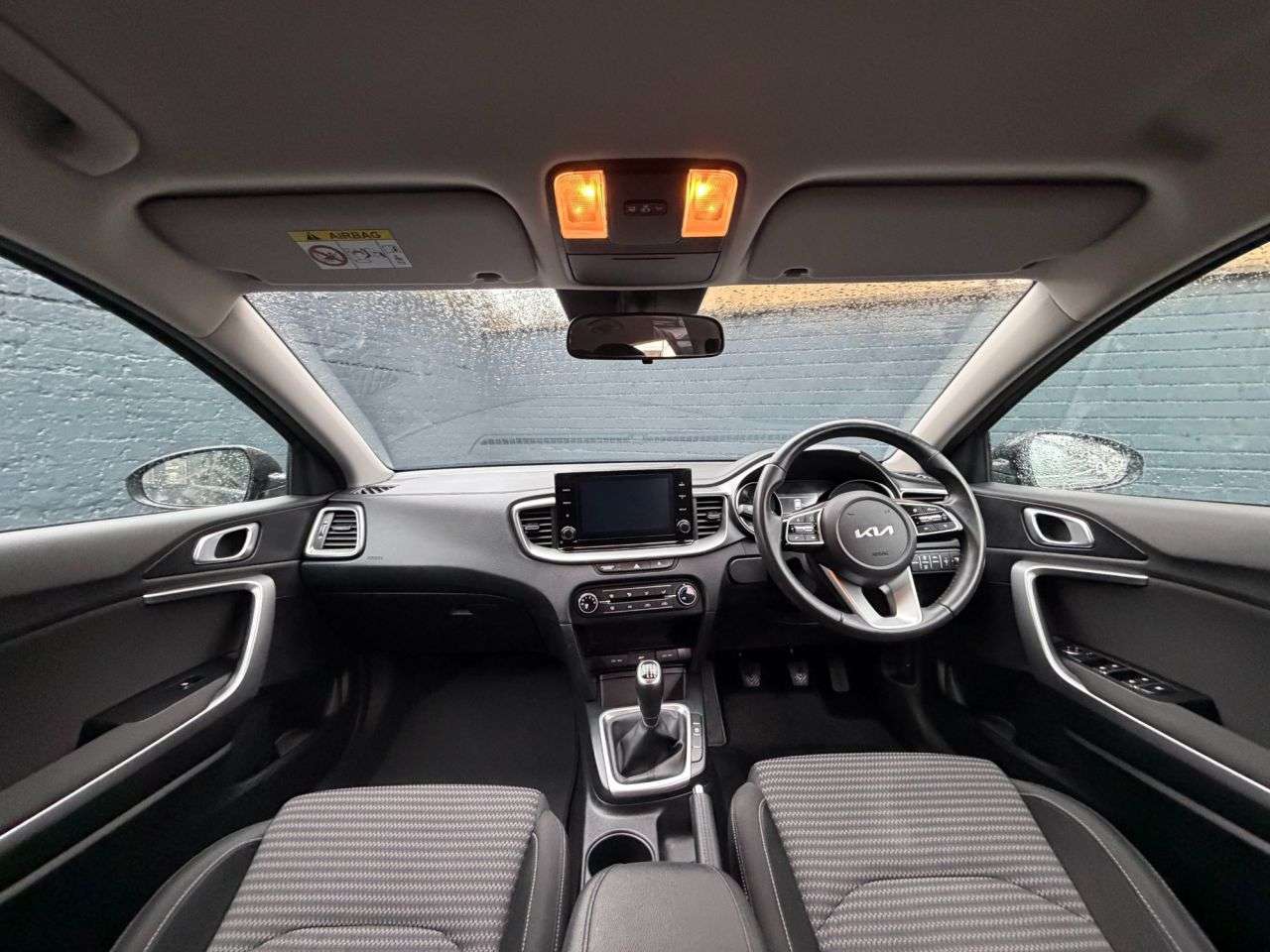 A 2022 KIA XCEED 1.0 T-GDi 2 SUV 5dr Petrol Manual Euro 6 (s/s) (118 bhp) Bluetooth / DAB Ra A 2022 KIA XCEED 1.0 T-GDi 2 SUV 5dr Petrol Manual Euro 6 (s/s) (118 bhp) Bluetooth / DAB Ra