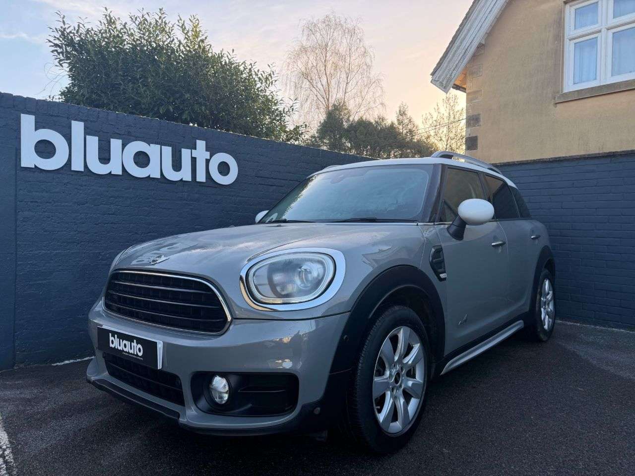 A 2017 MINI COUNTRYMAN 1.5 Cooper SUV 5dr Petrol Auto 6Spd ALL4 Euro 6 (s/s) (136 ps) Part Leather A 2017 MINI COUNTRYMAN 1.5 Cooper SUV 5dr Petrol Auto 6Spd ALL4 Euro 6 (s/s) (136 ps) Part Leather