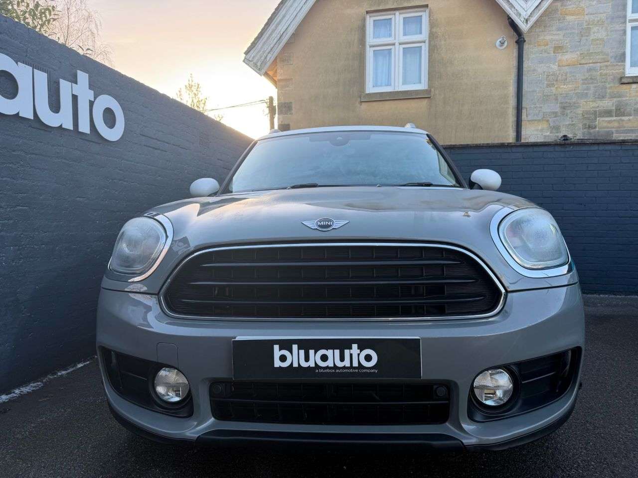 A 2017 MINI COUNTRYMAN 1.5 Cooper SUV 5dr Petrol Auto 6Spd ALL4 Euro 6 (s/s) (136 ps) Part Leather A 2017 MINI COUNTRYMAN 1.5 Cooper SUV 5dr Petrol Auto 6Spd ALL4 Euro 6 (s/s) (136 ps) Part Leather