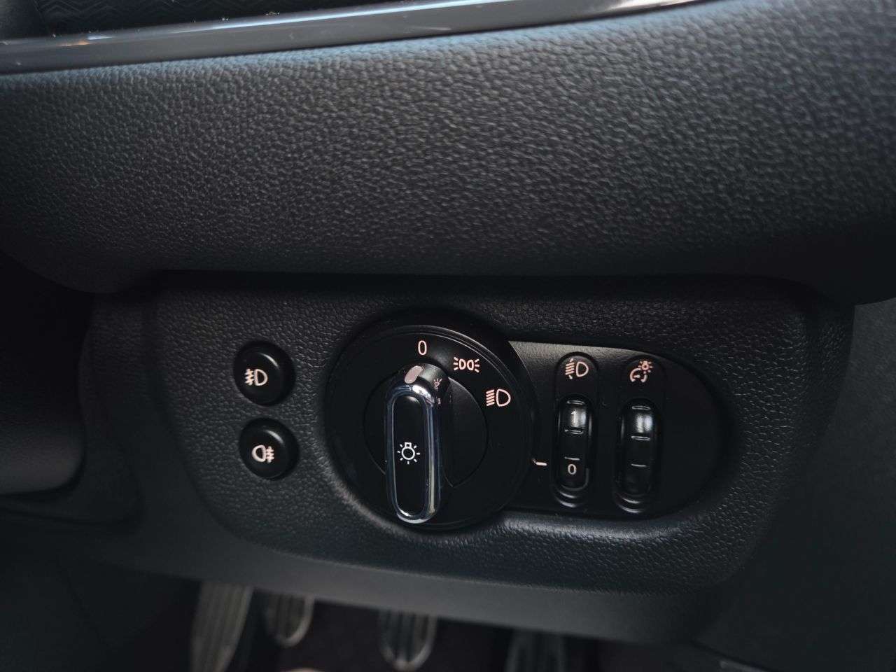 2019 MINI CLUBMAN 2019 MINI CLUBMAN