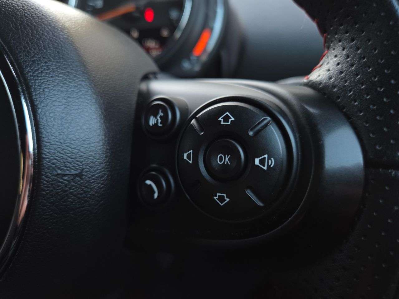 2019 MINI CLUBMAN 2019 MINI CLUBMAN