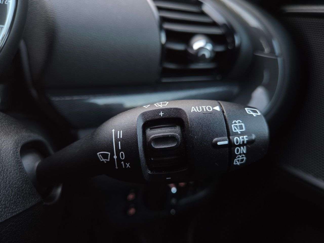 2019 MINI CLUBMAN 2019 MINI CLUBMAN