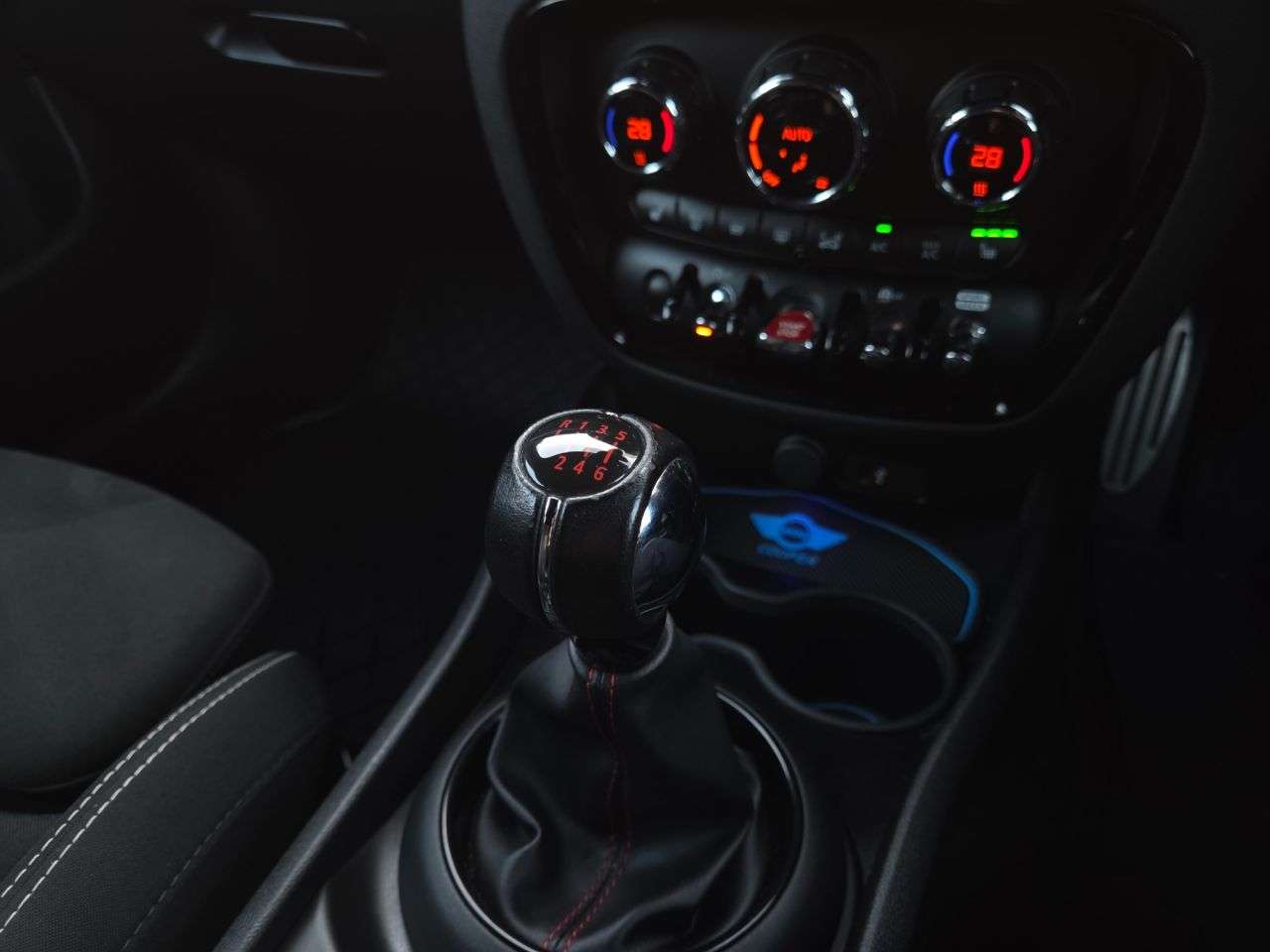 2019 MINI CLUBMAN 2019 MINI CLUBMAN