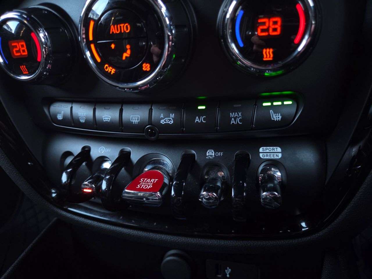 2019 MINI CLUBMAN 2019 MINI CLUBMAN