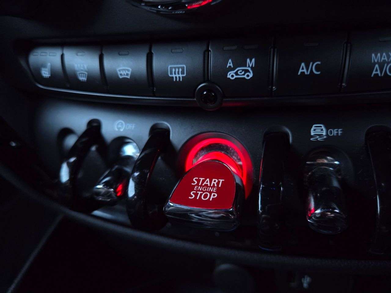 2019 MINI CLUBMAN 2019 MINI CLUBMAN