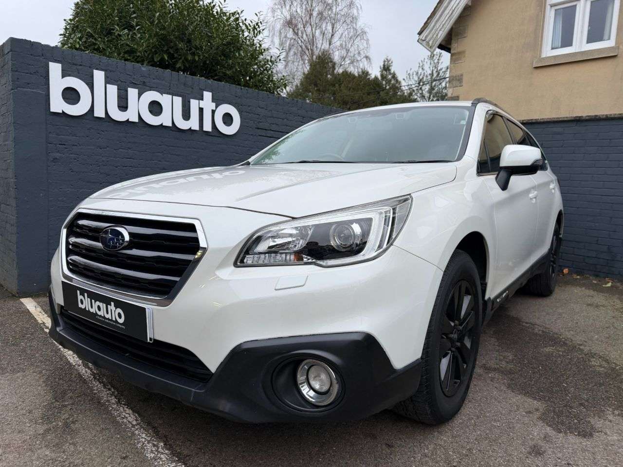 A 2015 SUBARU OUTBACK 2.0D SE Estate 5dr Diesel Lineartronic 4WD Euro 6 (150 ps) A 2015 SUBARU OUTBACK 2.0D SE Estate 5dr Diesel Lineartronic 4WD Euro 6 (150 ps)