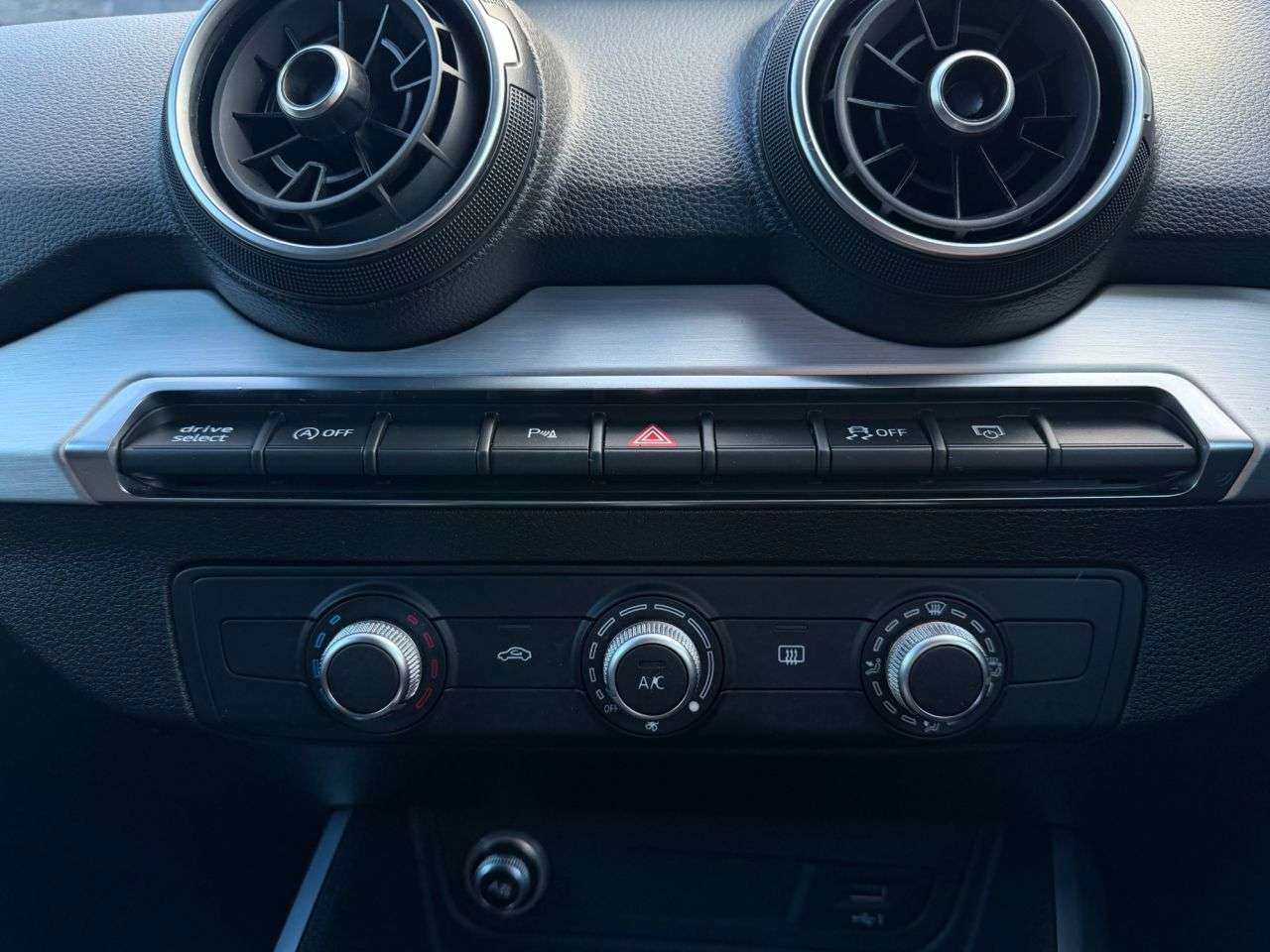 2019 AUDI Q2 2019 AUDI Q2