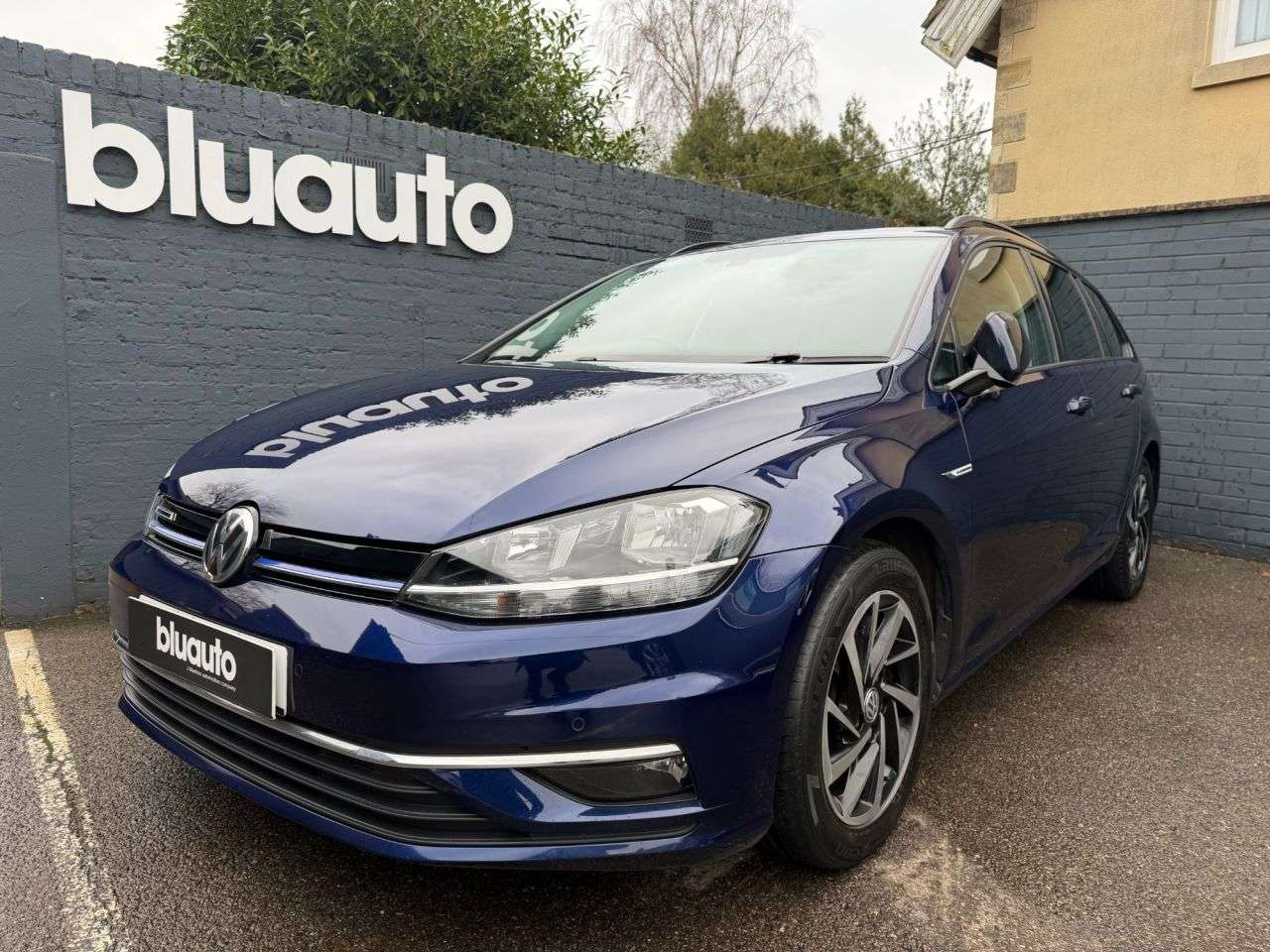 A 2019 VOLKSWAGEN GOLF 1.5 TSI EVO Match Estate 5dr Petrol Manual Euro 6 (s/s) (130 ps) Adaptive C A 2019 VOLKSWAGEN GOLF 1.5 TSI EVO Match Estate 5dr Petrol Manual Euro 6 (s/s) (130 ps) Adaptive C