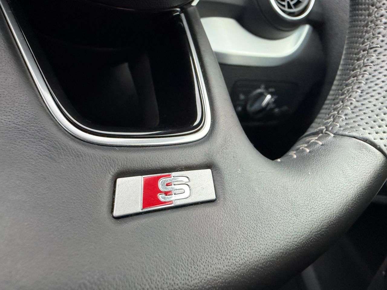 2018 AUDI Q2 2018 AUDI Q2