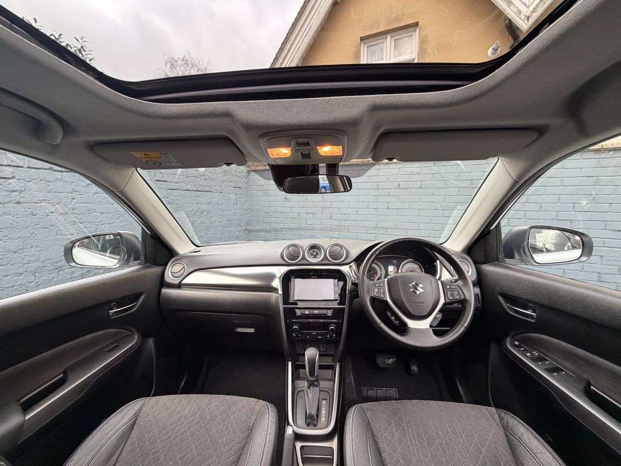 A 2018 SUZUKI VITARA 1.4 Boosterjet SZ5 SUV 5dr Petrol Auto Euro 6 (s/s) (140 ps) A 2018 SUZUKI VITARA 1.4 Boosterjet SZ5 SUV 5dr Petrol Auto Euro 6 (s/s) (140 ps)